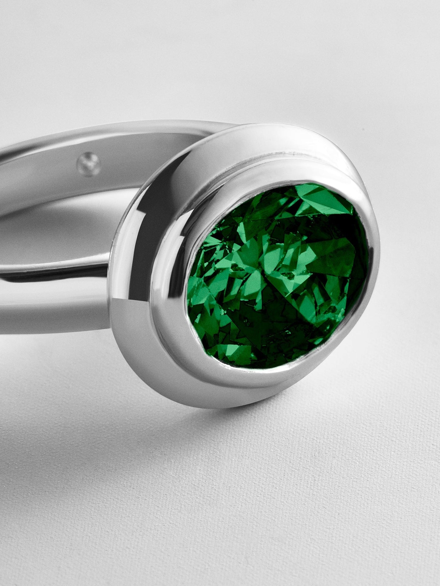 Silver Etched Bezel Custom Birthstone Ring - Emerald