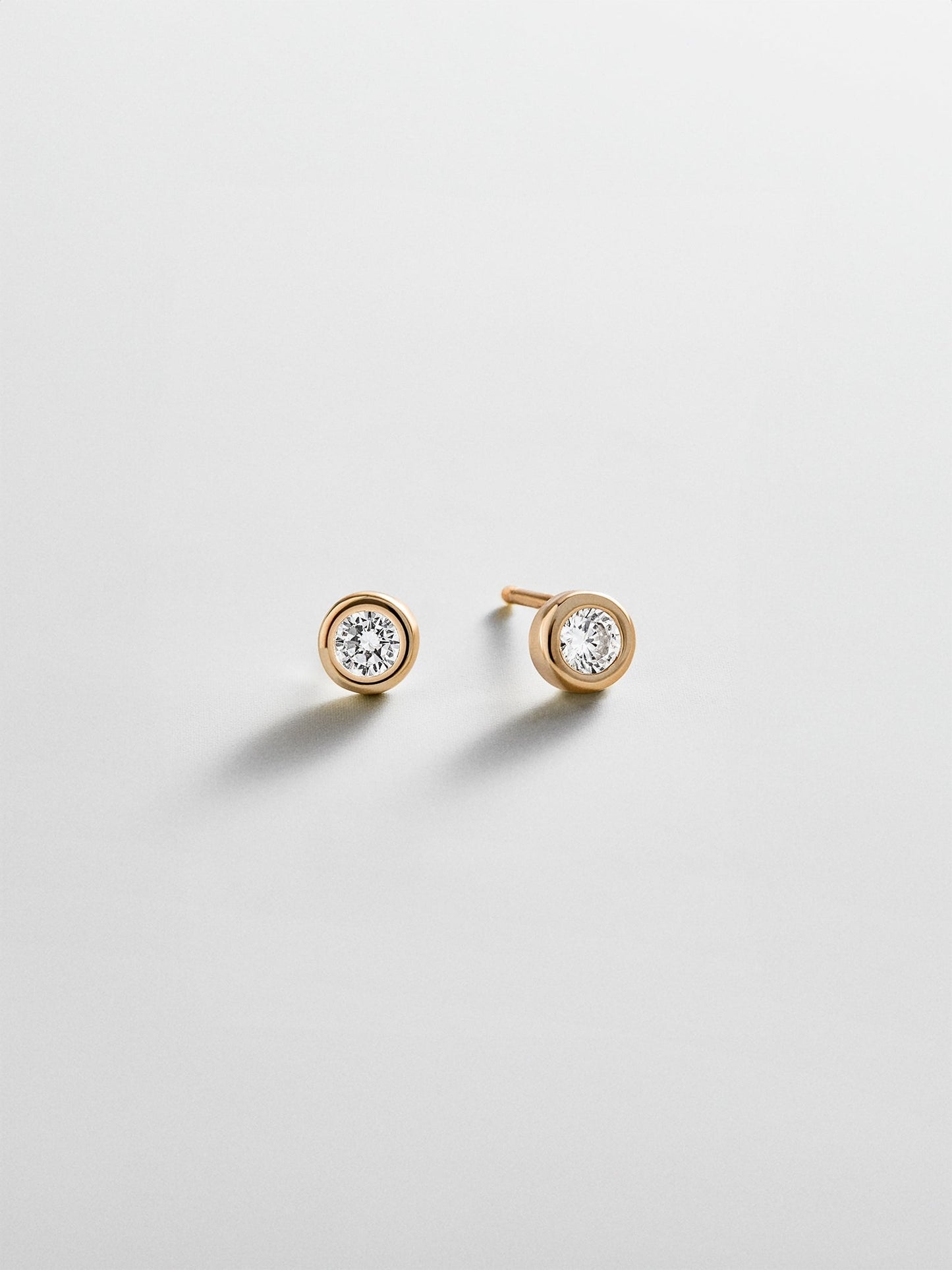 Annabeth 14K Gold Stud Earrings - Round Stone