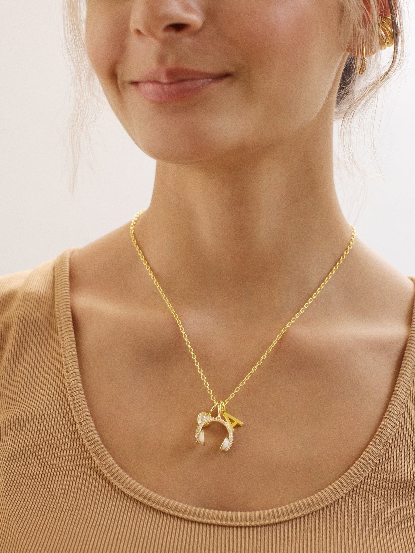 Hobbies Cluster Charm - Headphones